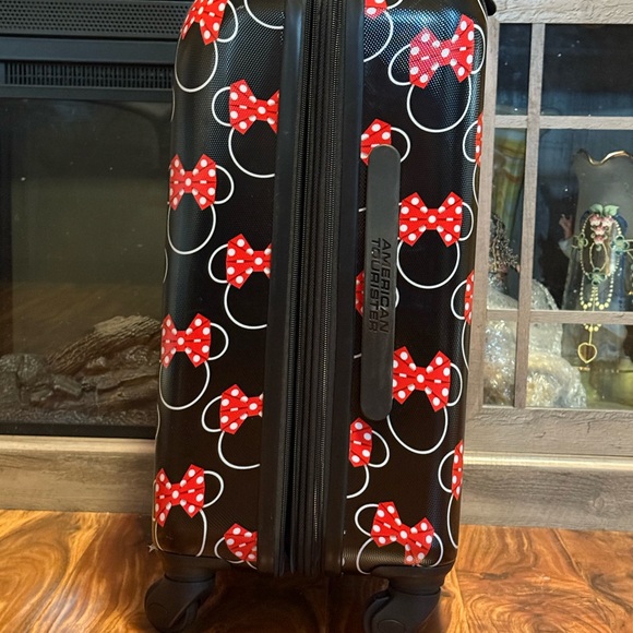 NWOT American Tourister Disney Minnie Mouse Hardside Spinner Luggage - 21” - Picture 4 of 15